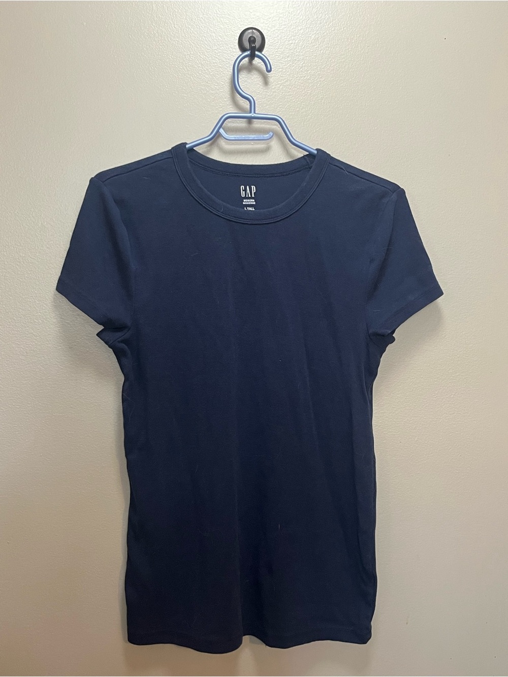 GAP Women’s Classic Crew Neck T-Shirt — Navy Blue